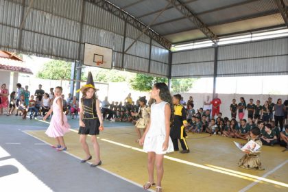 29046-prefeita-autoriza-construcao-de-biblioteca-na-escola-municipal-prof-odeir-antonio-da-silva