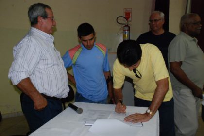 2944-misto-apresenta-nova-diretoria-e-comissao-tecnica-para-2009