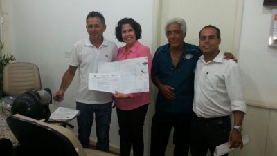 30063-prefeita-entrega-orcamento-de-r-1-5-milhao-para-obras-de-infraestrutura-no-jardim-das-primaveras