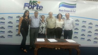 30213-prefeita-assina-termo-aditivo-para-aporte-de-recursos-financeiros-na-area-da-saude