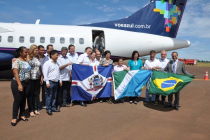 30321-prefeita-e-autoridades-prestigiam-voo-inaugural-da-azul-linhas-aereas