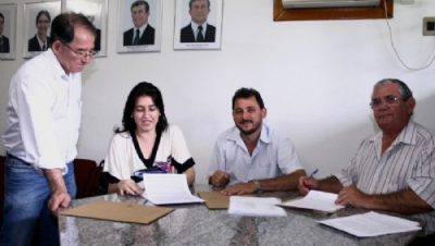 3080-simone-assina-convenio-com-ministerio-da-integracao-para-asfalto-e-drenagem