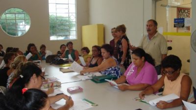 3096-secretaria-de-educacao-promoveu-encontro-com-especialistas