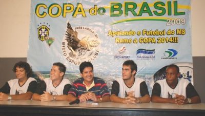 3100-misto-faz-coletiva-para-apresentar-novos-jogadores