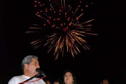 3108-prefeita-e-governador-inauguram-iluminacao-do-madrugadao
