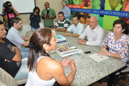 31093-prefeita-autoriza-repasses-de-ajuda-financeira-as-escolas-de-samba