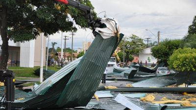 31752-danos-do-temporal-que-castigou-a-cidade