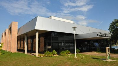 32271-biblioteca-municipal-recebe-doacao-de-1-240-livros