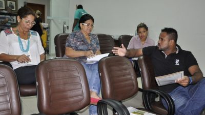 32760-departamento-de-juventude-se-reune-com-representantes-de-escolas