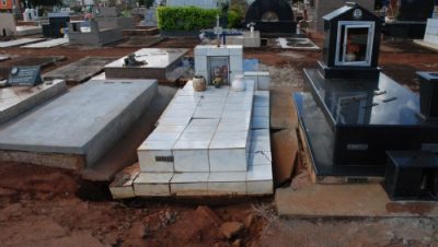 3340-prefeitura-solicita-reforma-de-tumulos