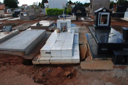 3340-prefeitura-solicita-reforma-de-tumulos