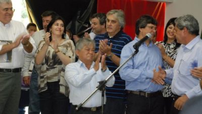 3491-simone-participa-de-comemoracoes-do-aniversario-de-brasilandia