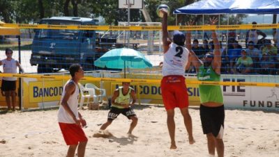 3517-duplas-se-enfrentam-no-circuito-estadual-de-volei-de-praia