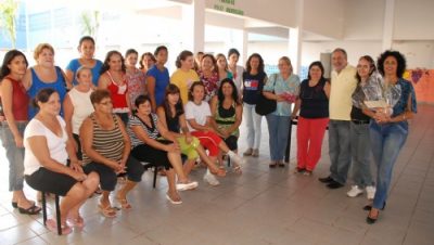 3534-secretaria-de-educacao-e-cultura-homenageia-maes