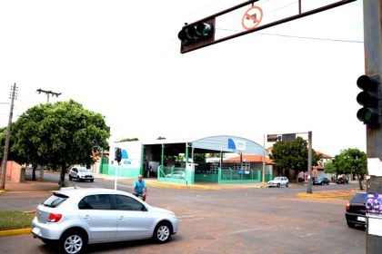 37140-semaforo-na-rua-egidio-thome