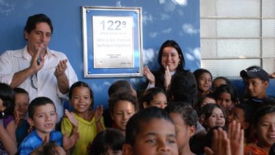 3763-simone-entrega-quadras-cobertas-em-escolas-municipais