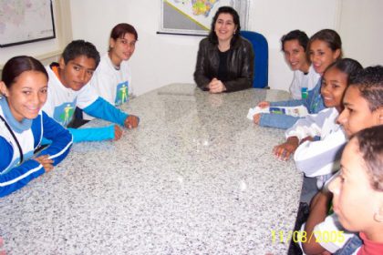 382-simone-recebe-integrantes-do-programa-agente-jovem
