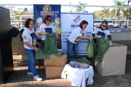 3944-assistencia-social-realiza-dia-d-da-campanha-do-agasalho