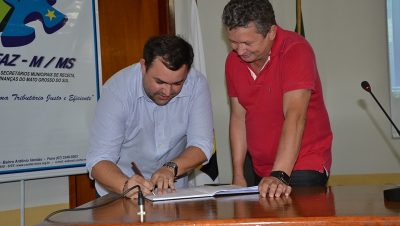 40002-fernando-pereira-assina-a-ata-de-posse-da-nova-diretoria-do-confaz-m