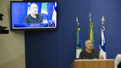 40492-secretario-presta-esclarecimento-sobre-o-calendario-transporte-e-merenda-escolar