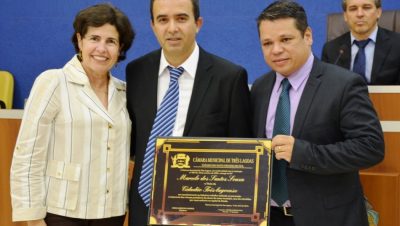 41420-titulo-de-cidadao-tres-lagoense-ao-medico-marcelo-souza