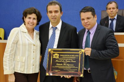 41420-titulo-de-cidadao-tres-lagoense-ao-medico-marcelo-souza