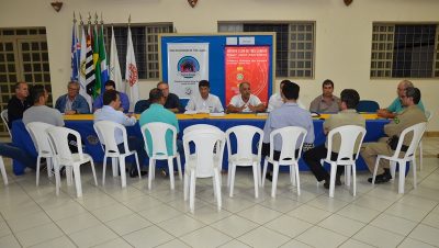 41847-reuniao-na-casa-da-amizade