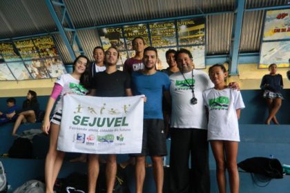 42063-equipe-de-natacao