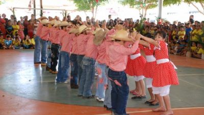 4211-festa-julina-reune-alunos-da-reme