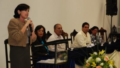 4212-diretores-da-rede-municipal-de-ensino-sao-empossados-em-solenidade