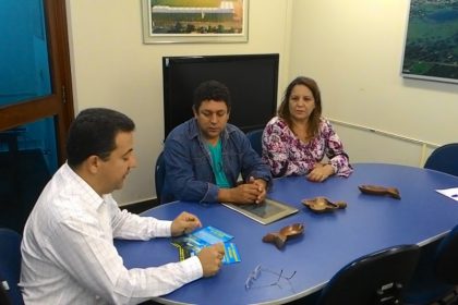 42311-secretario-recebe-visita-dos-organizadores-do-feirao-do-centenario