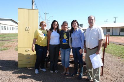 4237-fabricas-de-celulose-e-papel-doam-conjuntos-de-moveis
