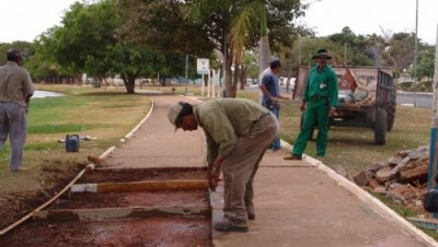 439-departamento-de-obras-e-servicos-realiza-recuperacao-na-lagoa