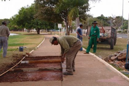 439-departamento-de-obras-e-servicos-realiza-recuperacao-na-lagoa