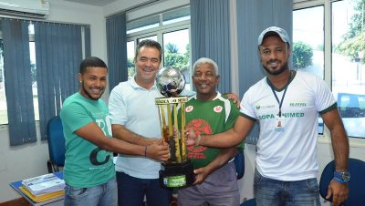 44262-secretario-de-esportes-recebe-visita-de-comissao-tecnica