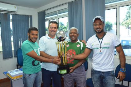 44262-secretario-de-esportes-recebe-visita-de-comissao-tecnica