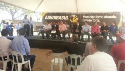 44771-marcia-moura-participa-de-mobilizacao-na-sede-da-assomasul