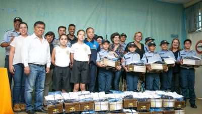 44859-entrega-dos-uniformes-aconteceu-na-sede-do-crase