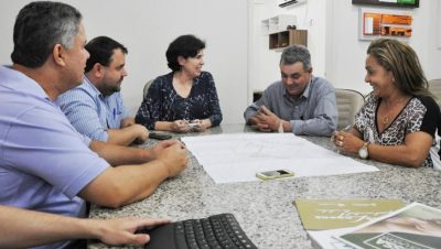 44889-prefeita-marcia-moura-e-deputado-angelo-guerreiro-conversaram-sobre-investimentos-no-municipio