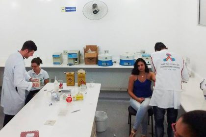 44968-universitarios-participaram-da-coleta-de-exames-laboratoriais-na-aems