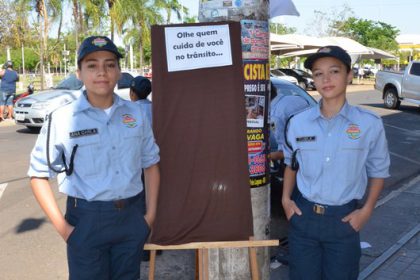 46225-blitz-educativa-no-cruzamento-da-avenida-antonio-trajano-com-a-rua-paranaiba