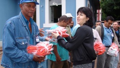 467-simone-entrega-uniformes-para-servidores-do-dos