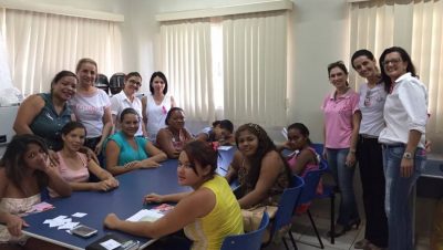 47282-cras-ruth-filgueiras-tambem-recebeu-orientacoes-da-rede-feminina-de-combate-ao-cancer