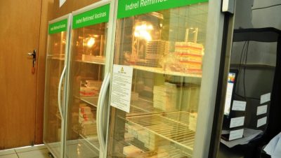 48351-geladeira-que-estoca-vacinas-podera-ter-estoque-comprometido-ano-que-vem