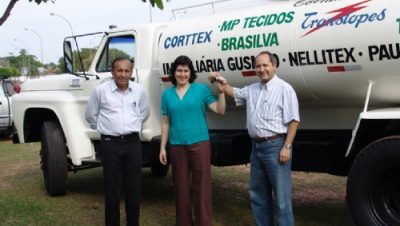 486-secretaria-do-meio-ambiente-ganha-caminhao-pipa