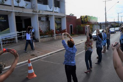 48867-prefeita-e-servidores-participam-de-atividade-de-lazer
