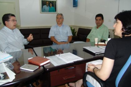 506-prefeita-recebe-representantes-da-elektro-e-pede-parceria-com-municipio