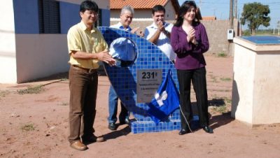 5340-prefeita-entrega-asfalto-no-bairro-jardim-oiti