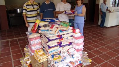 594-associacao-de-farmacias-e-drogarias-repassa-doacao-para-assistencia-social