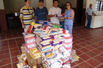 594-associacao-de-farmacias-e-drogarias-repassa-doacao-para-assistencia-social